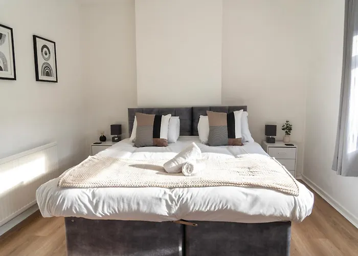 Mideyah Stays - 3 Bed Comfy House