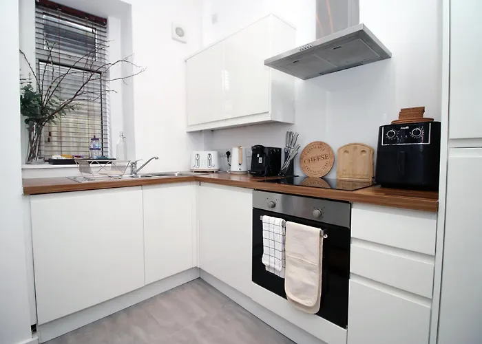 Coastal Penarth Dream! Close To Cardiff Superb Location Near Bars And Restaurants! Dog Friendly And Welcome Breakfast Pack!