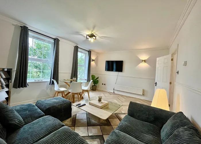 Stylish Penarth Marina Apartment