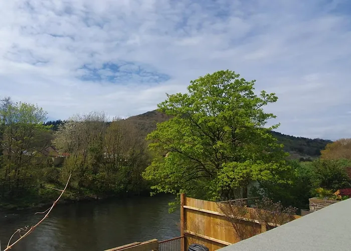 2 Bed Cottage With Views 4 Train Stops To Cardiff Centre