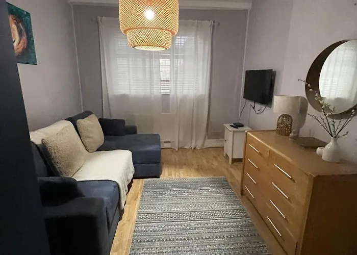 Cozy Hidden Gem In The Bay 10 Mins Walk From Wmc With Parking