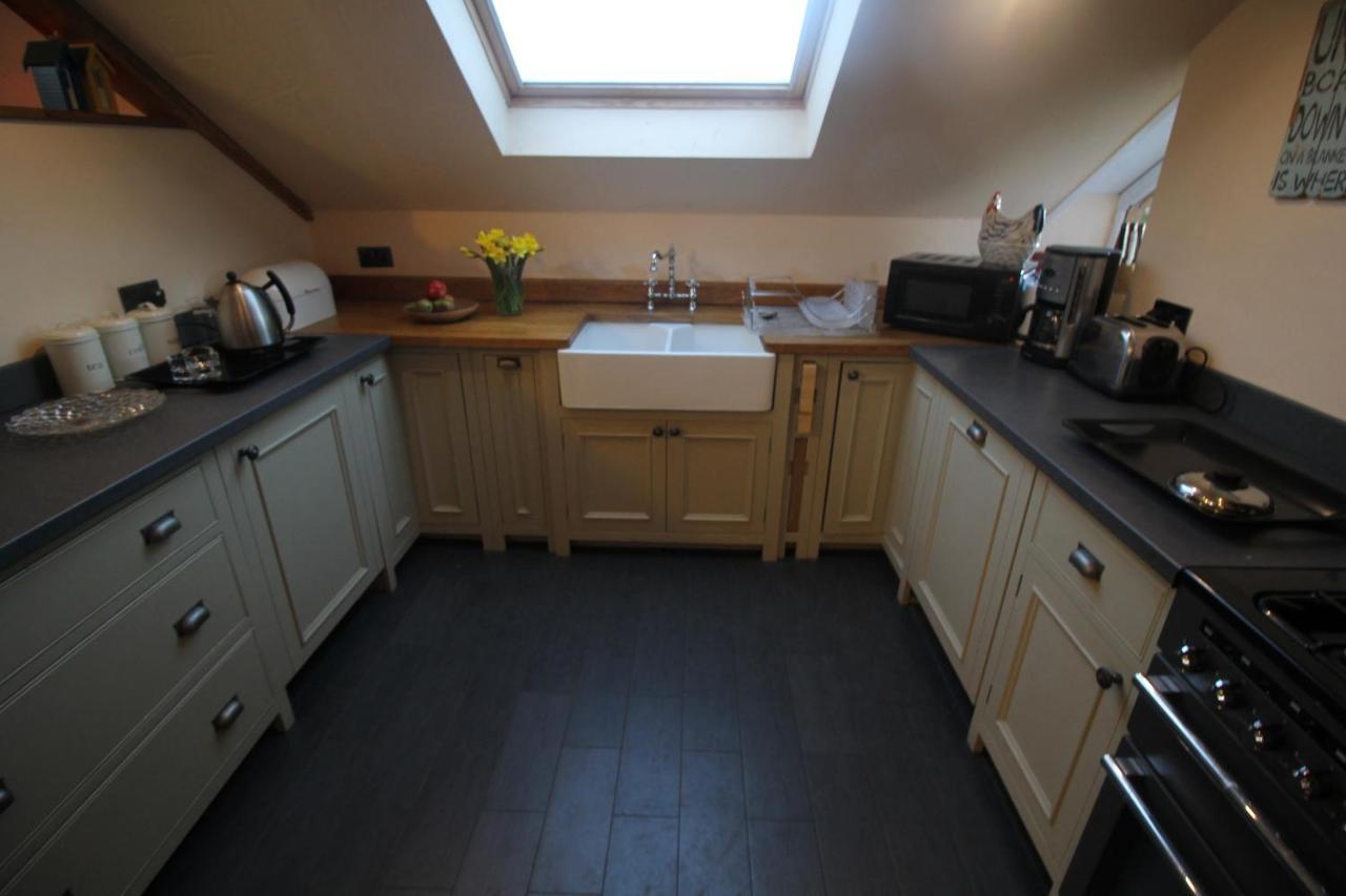 Violet 3 Bedroom By Holiday Homes Holiday home Cardiff