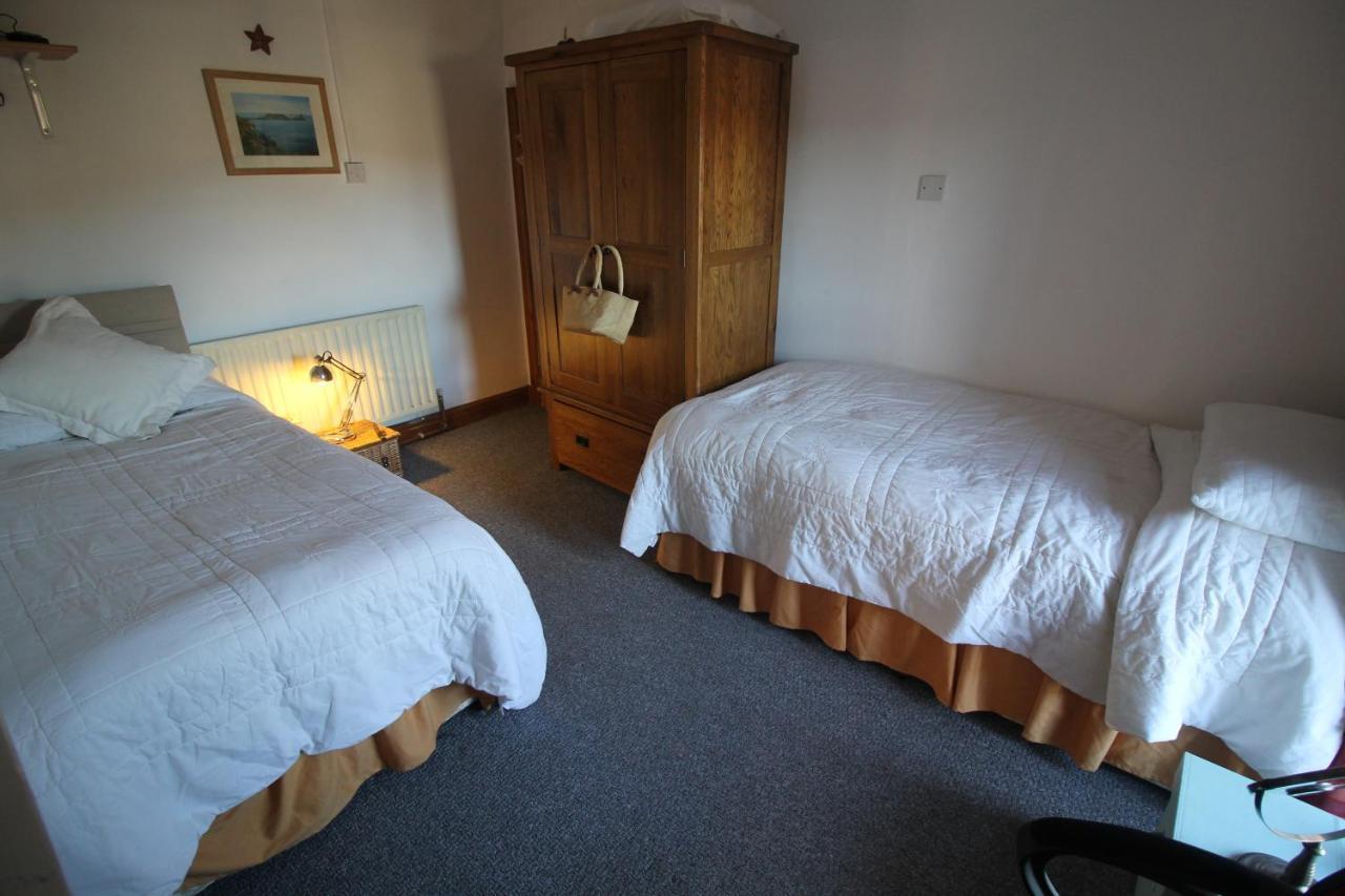 Violet 3 Bedroom By Holiday Homes Cardiff