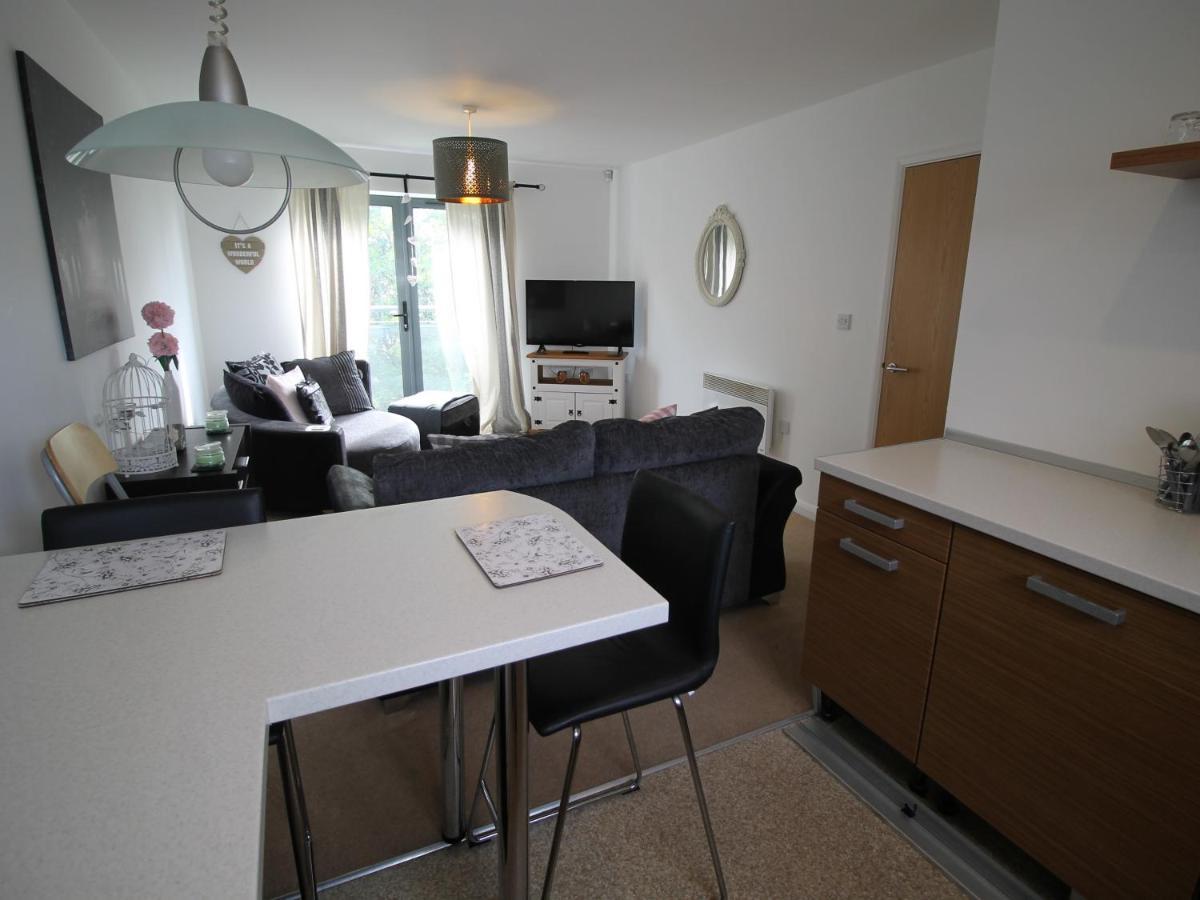 Apartment Radyr Place By Holiday Homes Cardiff