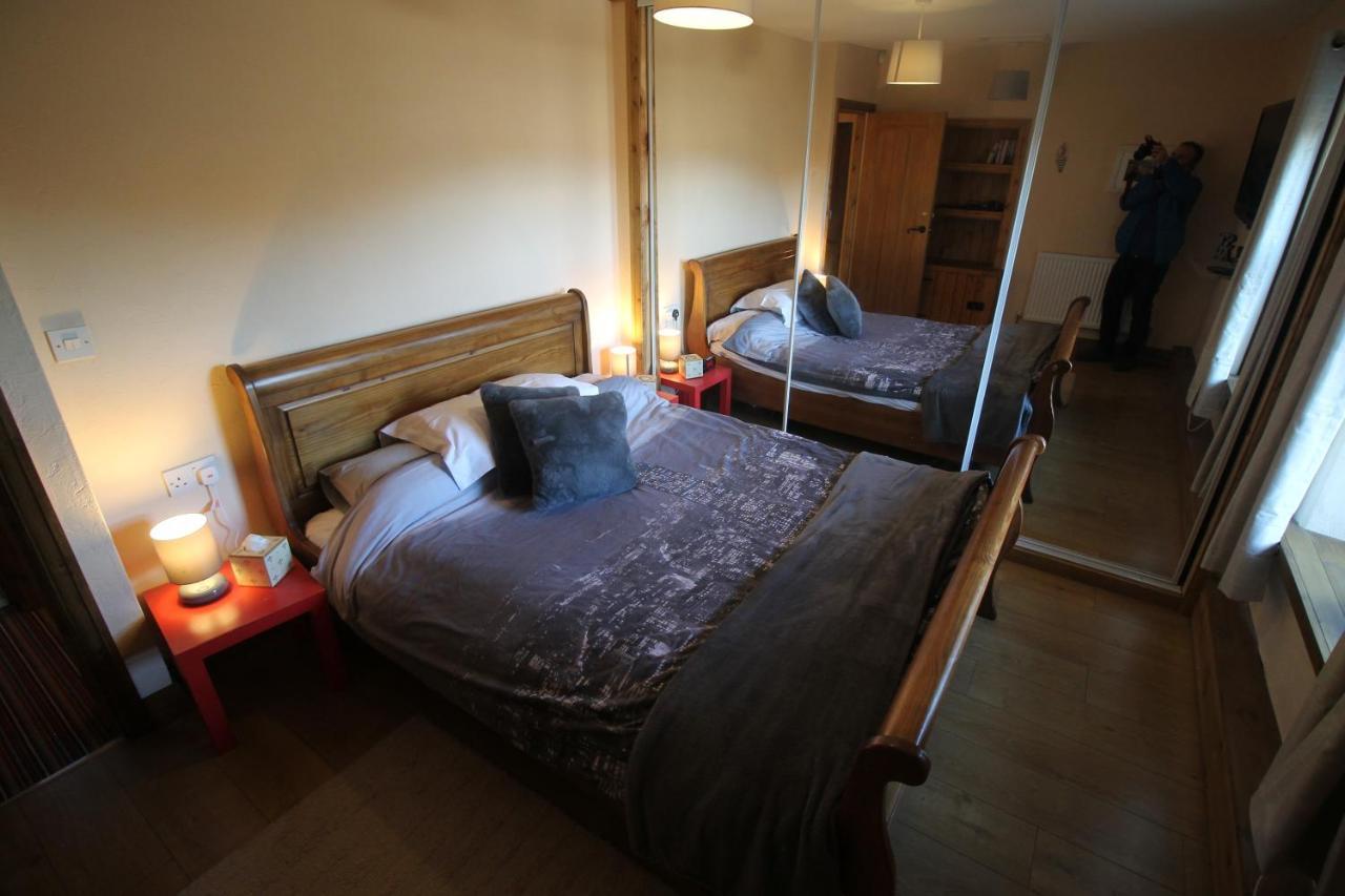 Violet 3 Bedroom By Holiday Homes * Cardiff