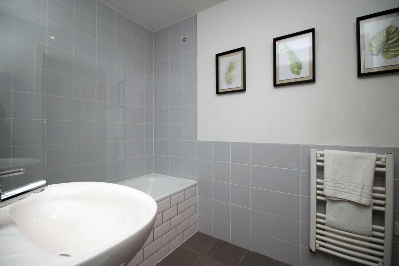Westgate Heights By Staybc Apartment *