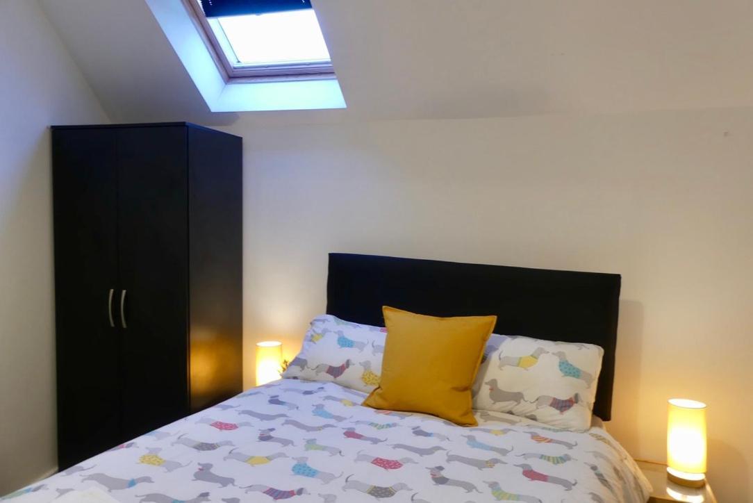 Bright And Modern 4 Person In Centre Apartment *