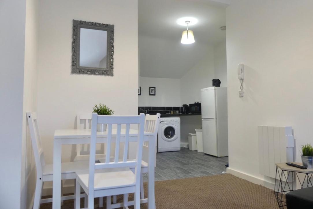 Apartment Bright And Modern 4 Person In Centre *