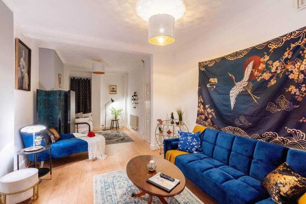 The Gatsby - Beautiful Spacious House * Cardiff