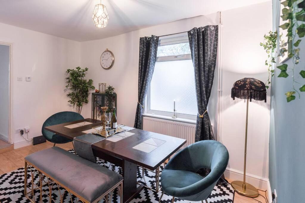 The Gatsby - Beautiful Spacious House * Cardiff