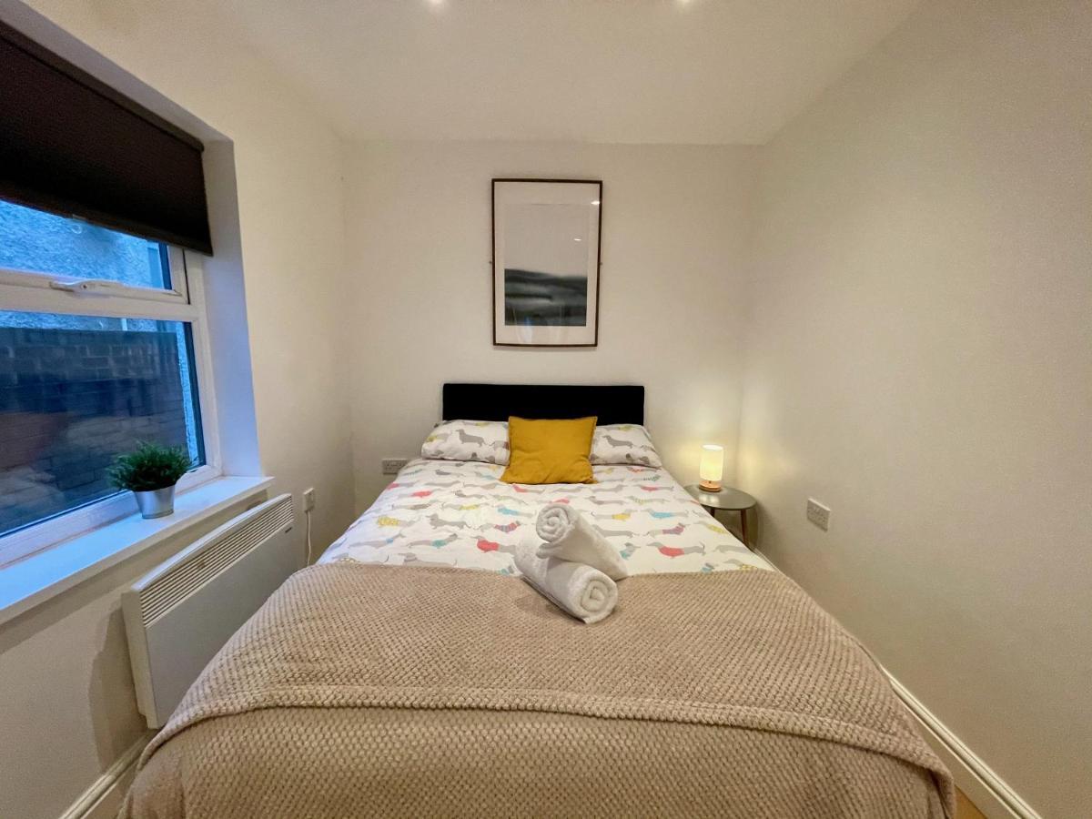 Apartment Bute Park W/ Heating + Private Bathroom