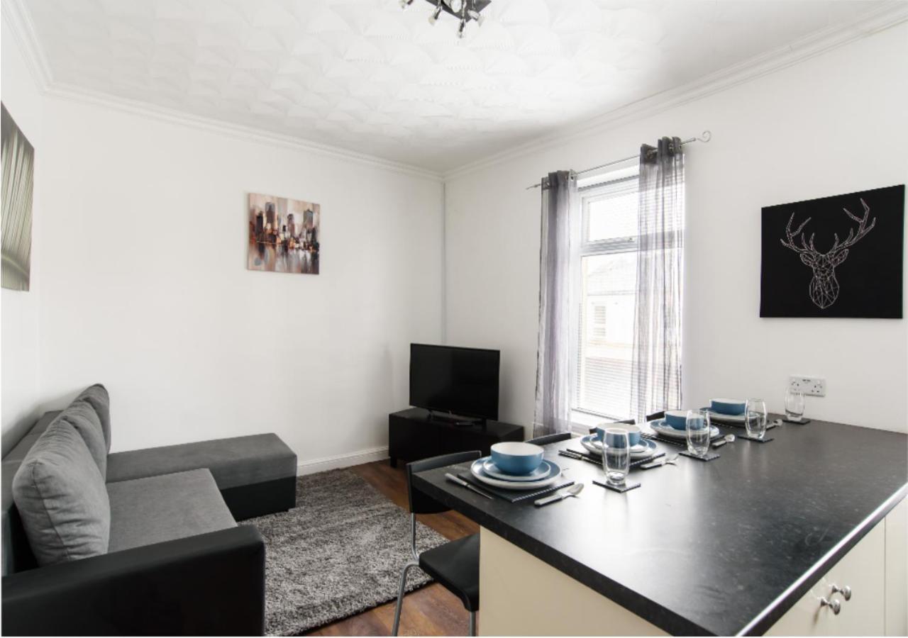 Apartment 2 Bed Near Centre - By Sweet Stays *