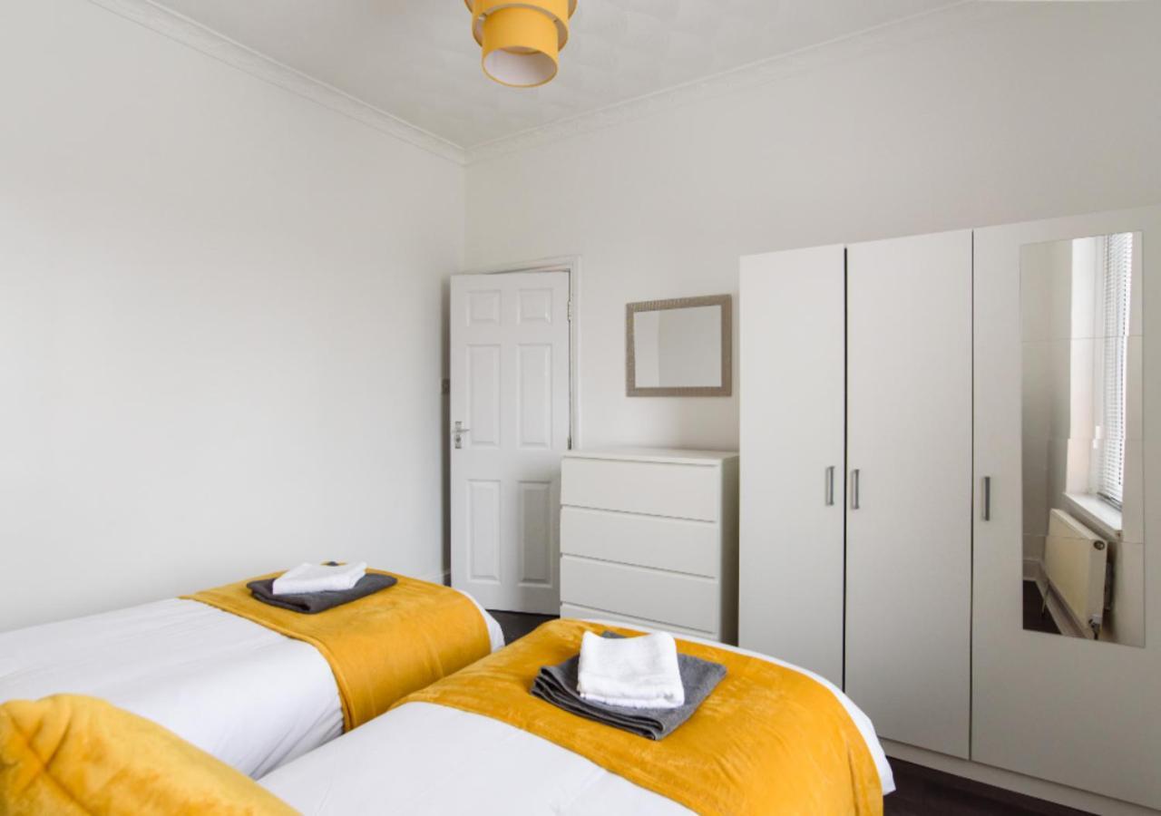 2 Bed Near Centre - By Sweet Stays Cardiff