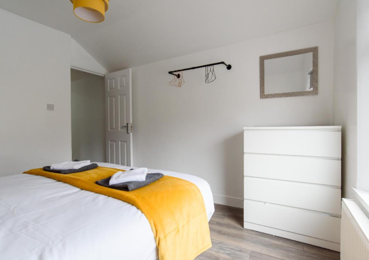 2 Bed Near Centre - By Sweet Stays Cardiff