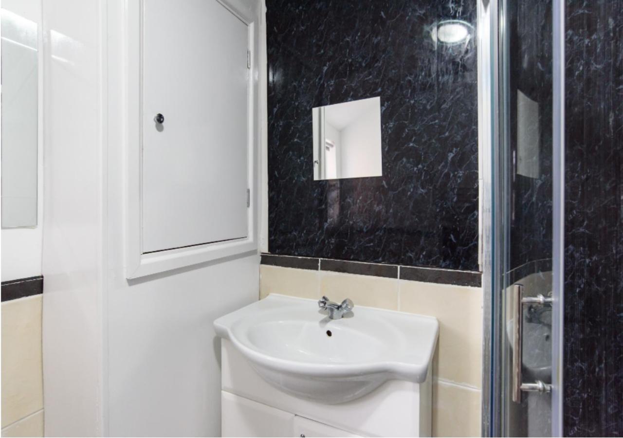 Apartment 2 Bed Near Centre - By Sweet Stays