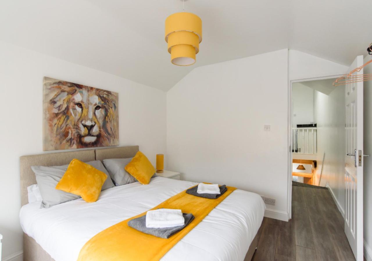 2 Bed Near Centre - By Sweet Stays Apartment *
