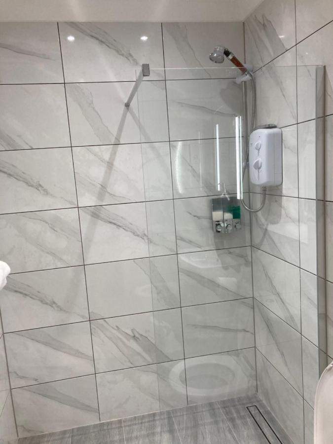 Beechfield House Modern Studio Self-contained Unit With Free Wifi And Parking And Kitchen Area 4m From Centre And Castle Apartment