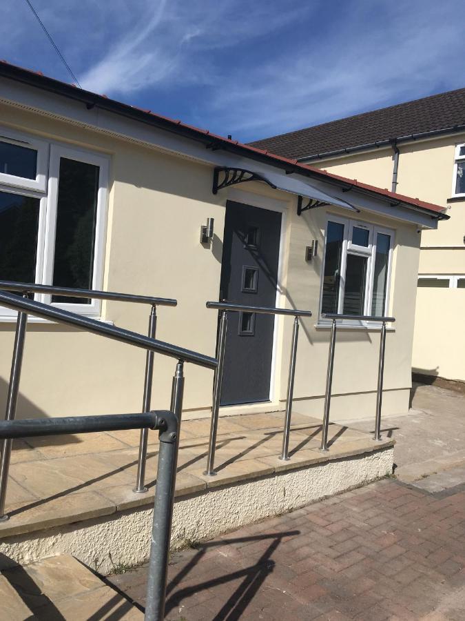 Beechfield House Modern Studio Self-contained Unit With Free Wifi And Parking And Kitchen Area 4m From Centre And Castle *