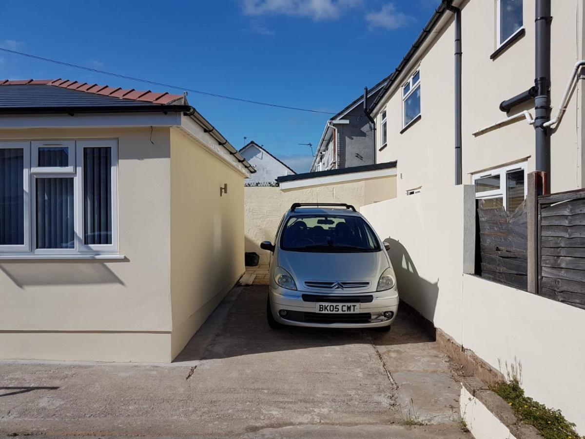 Beechfield House Modern Studio Self-contained Unit With Free Wifi And Parking And Kitchen Area 4m From Centre And Castle