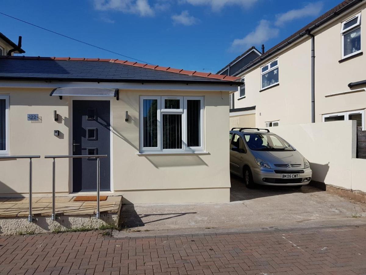 Beechfield House Modern Studio Self-contained Unit With Free Wifi And Parking And Kitchen Area 4m From Centre And Castle Apartment
