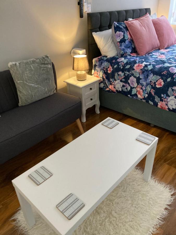 Apartment Beechfield House Modern Studio Self-contained Unit With Free Wifi And Parking And Kitchen Area 4m From Centre And Castle *