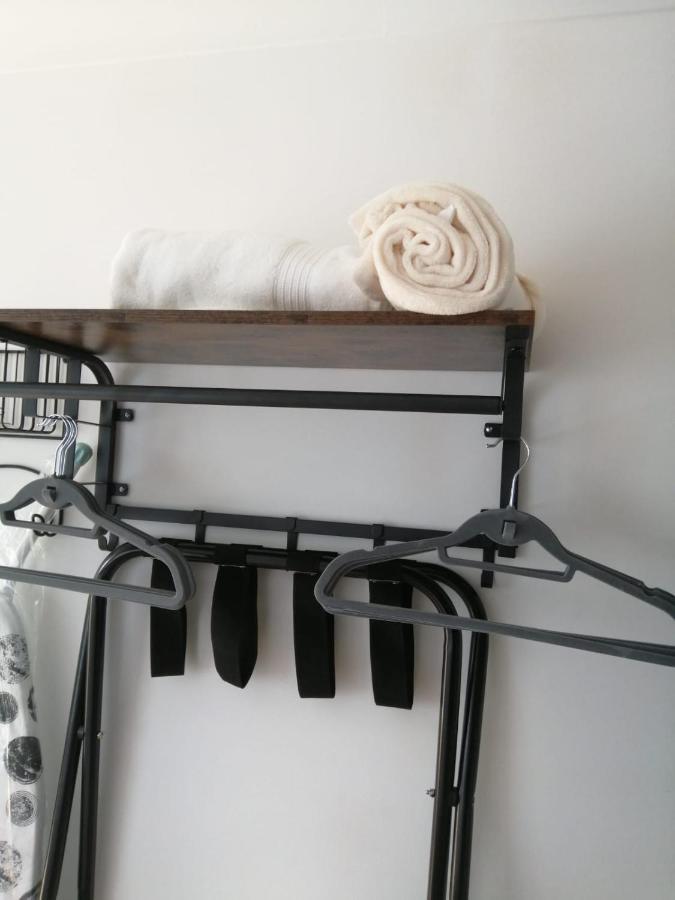 Beechfield House Modern Studio Self-contained Unit With Free Wifi And Parking And Kitchen Area 4m From Centre And Castle Apartment