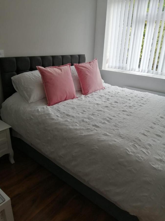 Beechfield House Modern Studio Self-contained Unit With Free Wifi And Parking And Kitchen Area 4m From Centre And Castle