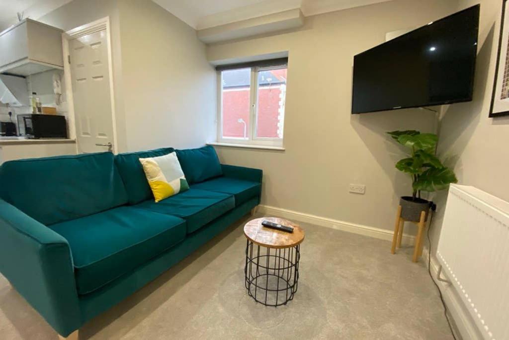 Stylish For 2 Nr Centre & Victoria Park *