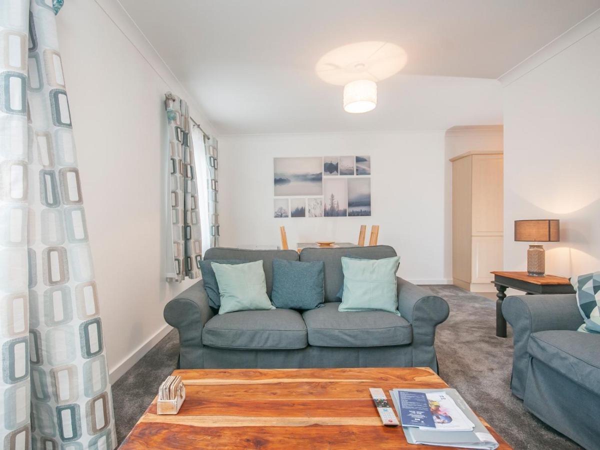 Apartment Modern 2 Bedroom Next To Bay With Parking *