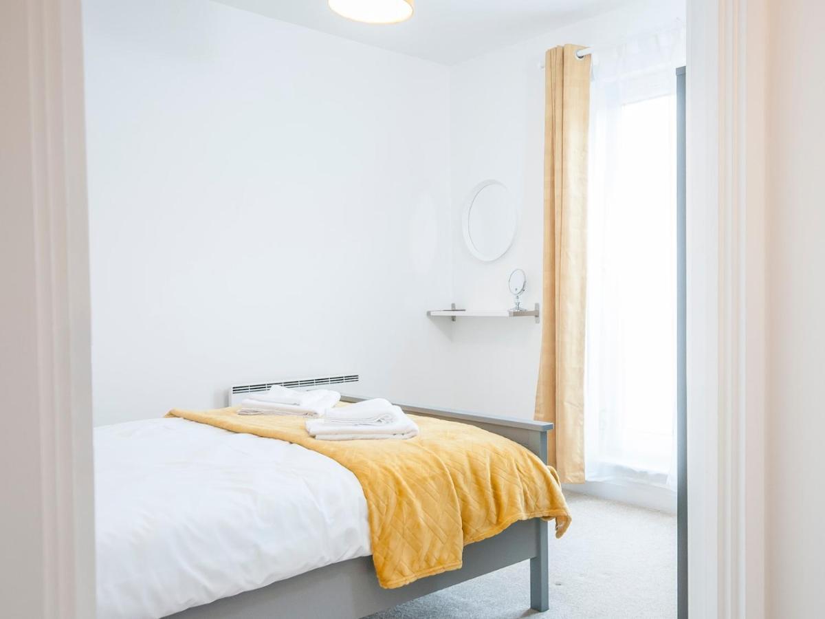 Modern 2 Bedroom Next To Bay With Parking Cardiff