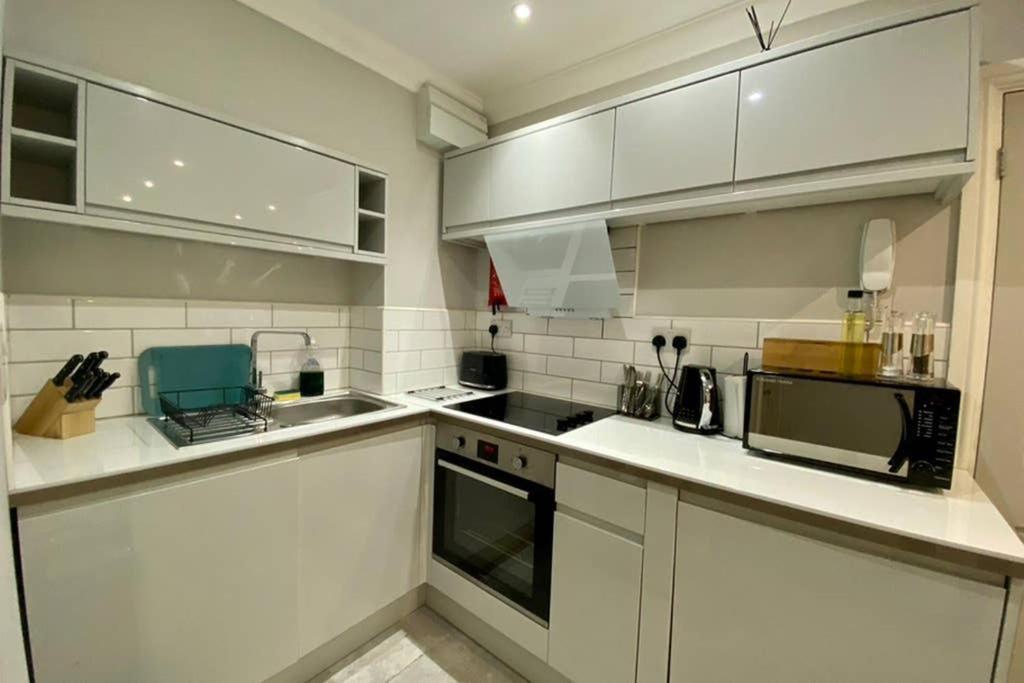 Stylish For 2 Nr Centre & Victoria Park * Cardiff