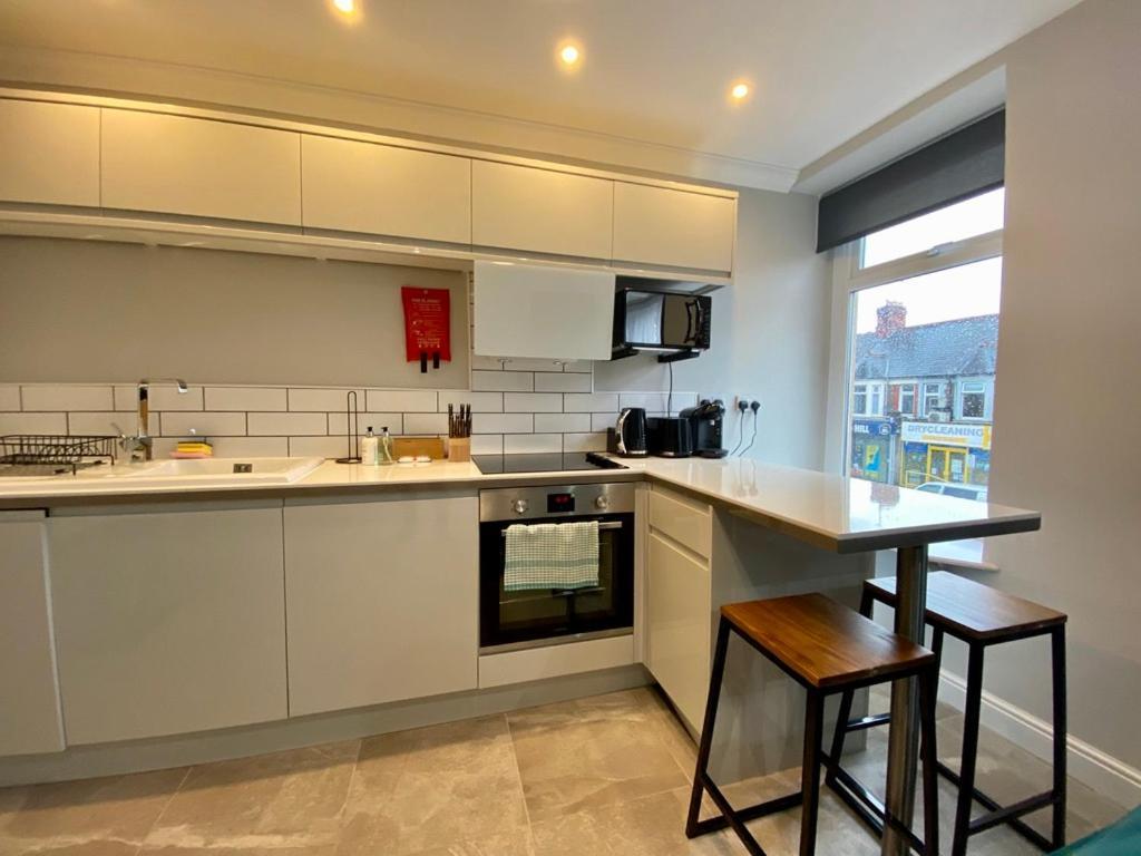 Stylish Modern Near Parks & Centre