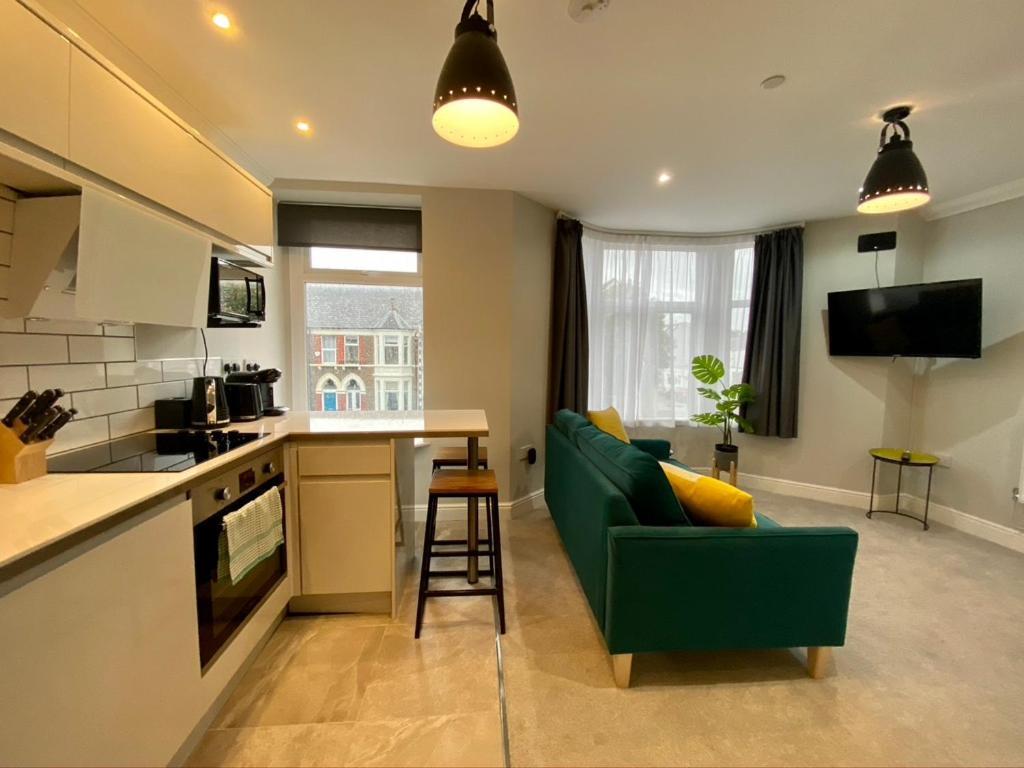 Stylish Modern Near Parks & Centre * Cardiff