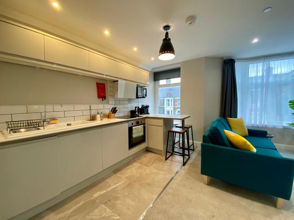 Apartment Stylish Modern Near Parks & Centre