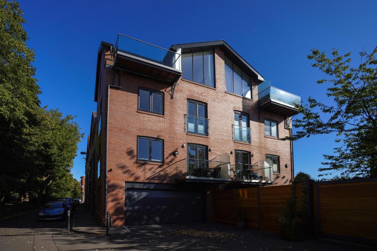 Royal Stuart Lane - Townhouse By The Bay With Parking Holiday home Cardiff
