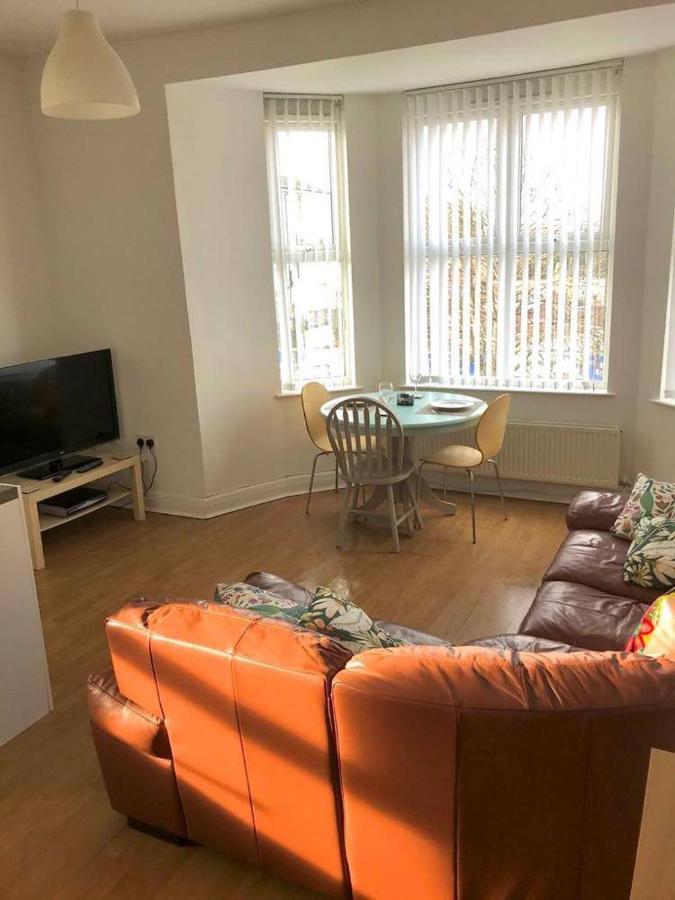 A Modern 2 Bedroom Close To The Centre