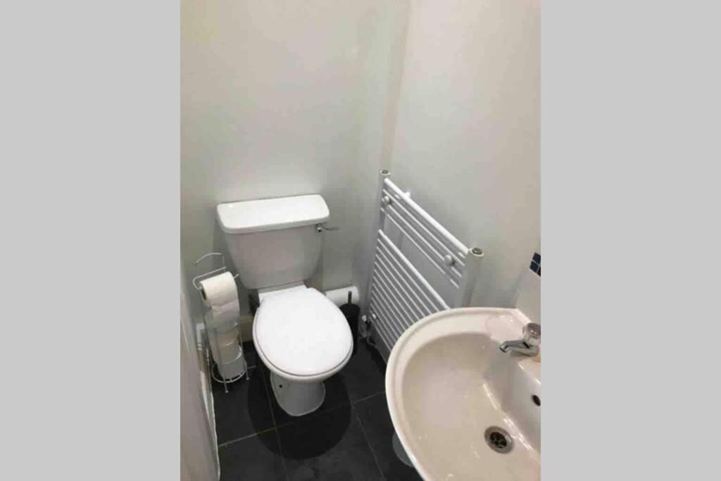 A Modern 2 Bedroom Close To The Centre