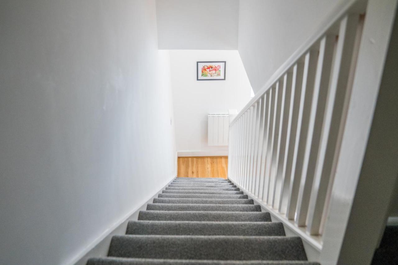 Holiday home Detached Coach House Near Principality Stadium In *