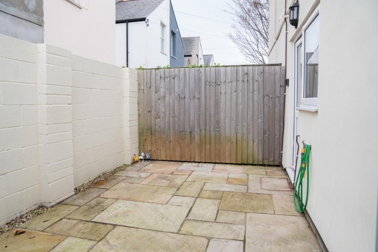 Detached Coach House Near Principality Stadium In Cardiff