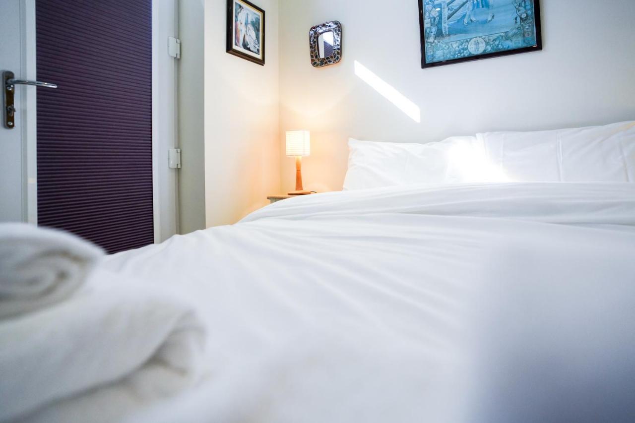 Royal Stuart Lane - Townhouse By The Bay With Parking Holiday home