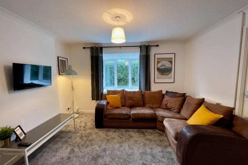 House Near Llandaff For Up To 6 With Parking