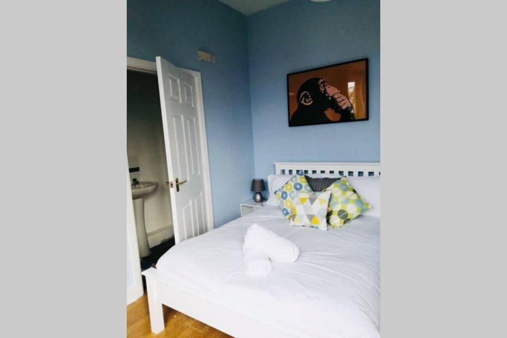 A Modern 2 Bedroom Close To The Centre Cardiff