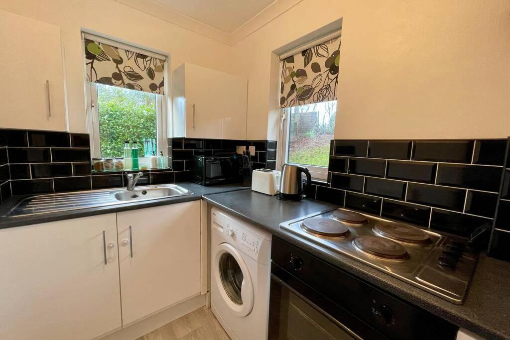 House Near Llandaff For Up To 6 With Parking Holiday home Cardiff