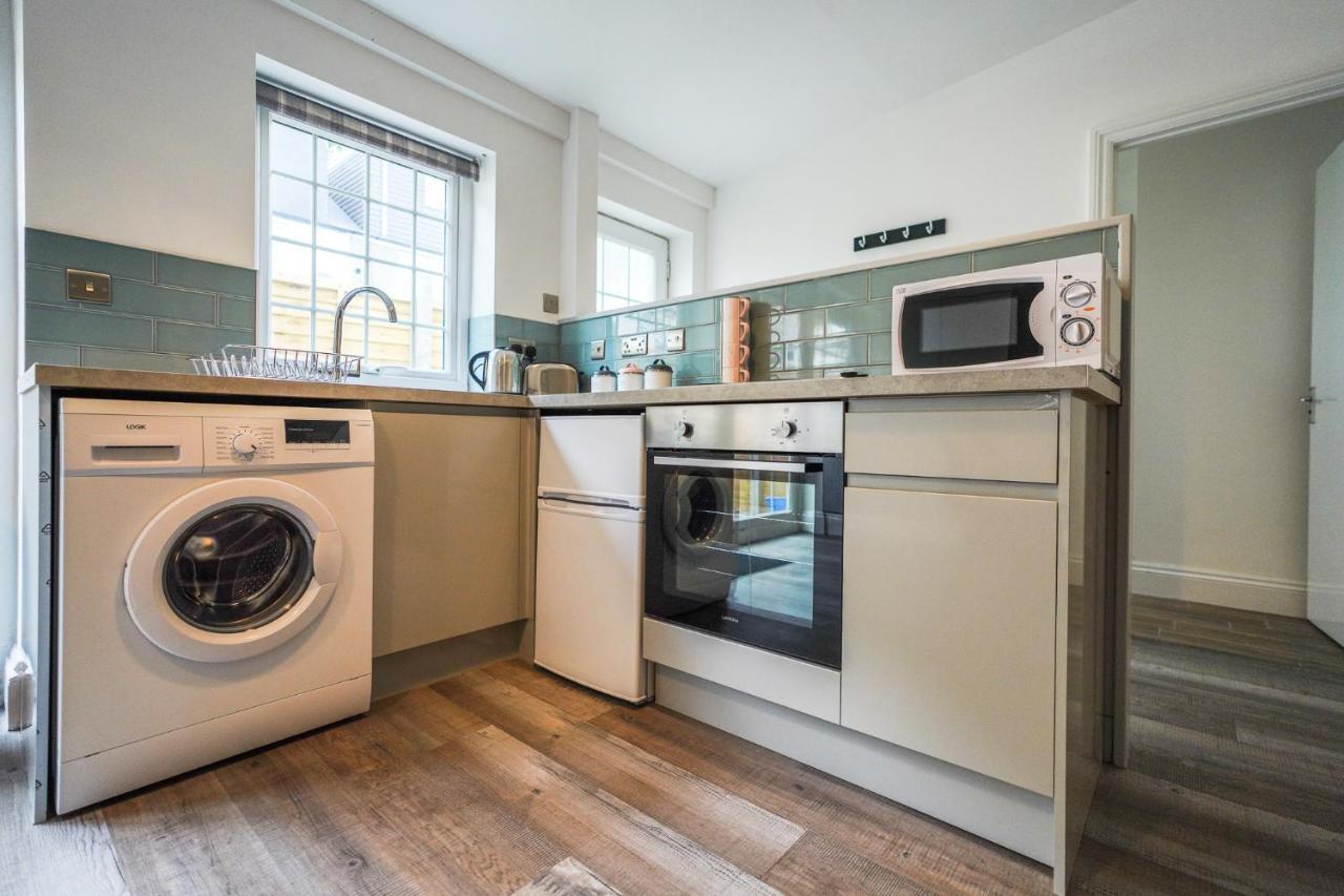Private, Detached Annex With On-street Parking Holiday home