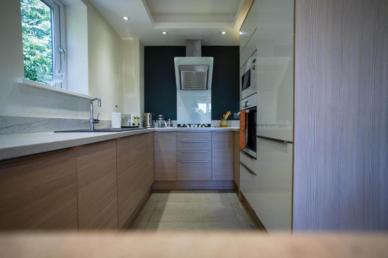 Royal Stuart Lane - Townhouse By The Bay With Parking Cardiff