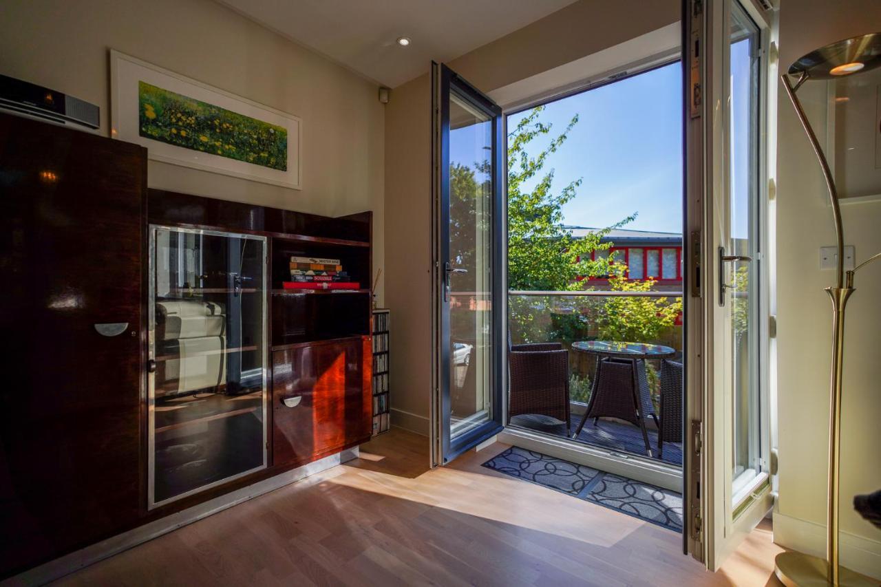 Holiday home Royal Stuart Lane - Townhouse By The Bay With Parking *