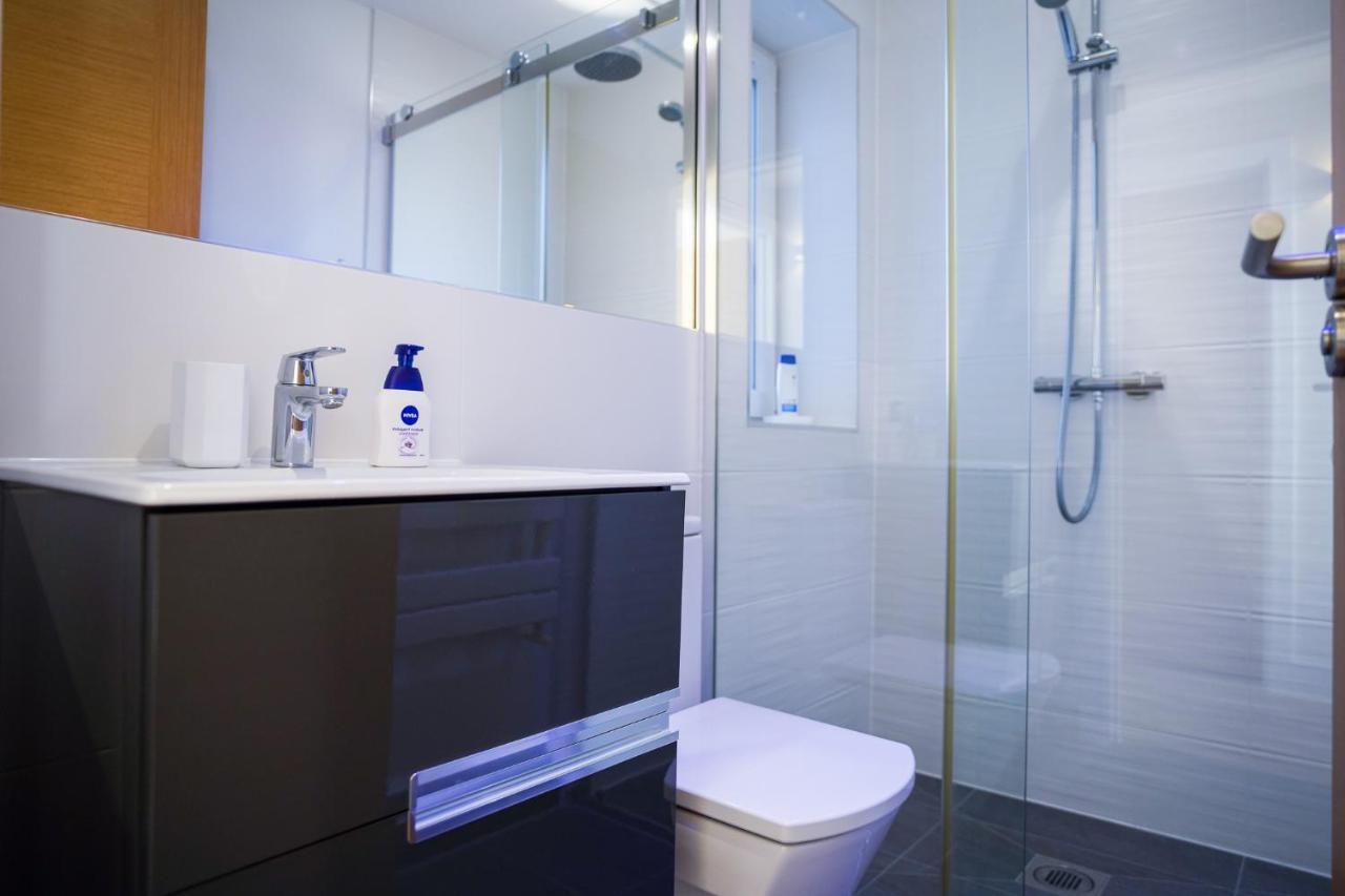 Royal Stuart Lane - Townhouse By The Bay With Parking Cardiff