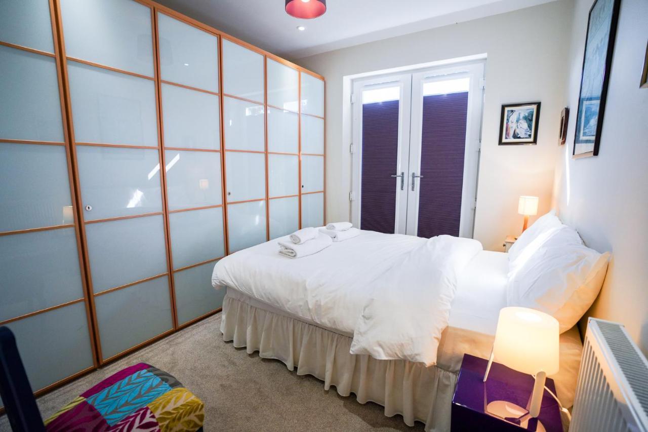 Holiday home Royal Stuart Lane - Townhouse By The Bay With Parking Cardiff