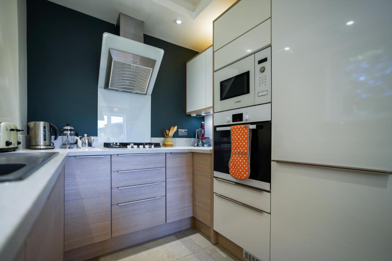 Royal Stuart Lane - Townhouse By The Bay With Parking Holiday home *