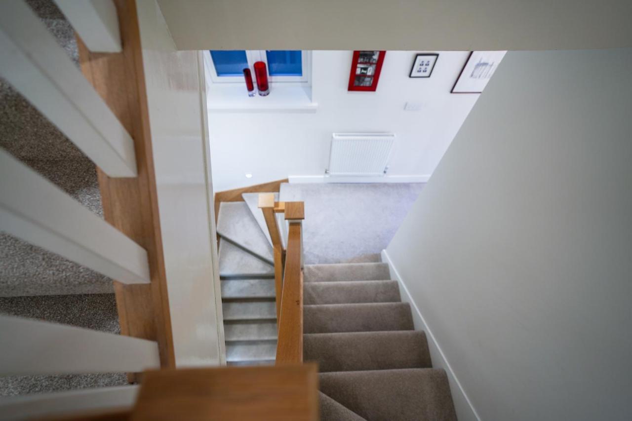 Royal Stuart Lane - Townhouse By The Bay With Parking * Cardiff